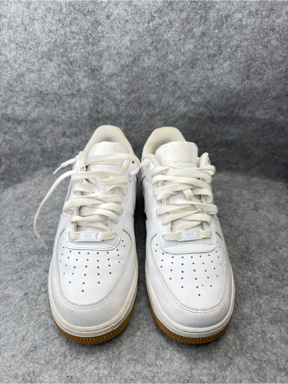 Nike Air Force 1 Low White Men’s 8 Classic Sneakers Gum Sole Pre-Owne
